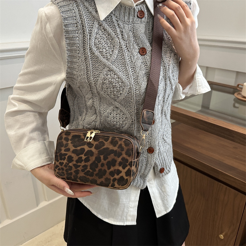 Bolsos de diseño de leopardo, bolsos de mujer de gran capacidad transfronteriza, bolsos de hombro de viaje de moda versátil, bolsos de transporte de viaje.