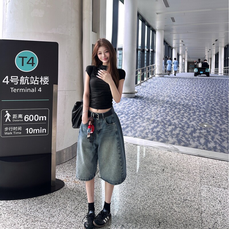 Real Shot of Basic Stretchy Short-Sleeve T-Shirt for Women, High-Waisted Loose-Fitting Denim Shorts Real Shot of Basic Stretchy Short-Sleeve T-Shirt for Women, High-Waisted Loose-Fitting Denim Shorts