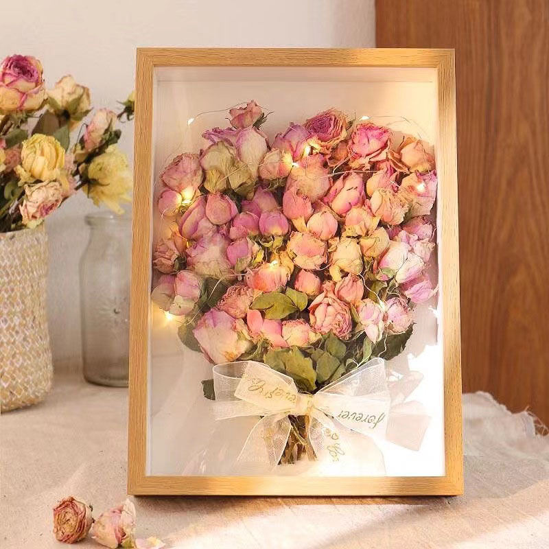 Wooden Dried Flower Frame Creative Simple Rose Sample Astronaut Moon Couple Gift Commemorative Frame