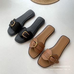 �羳�¿����Ƥ����һ����ЬŮ�⴩���^Ƥ����ܛ��ɳ�������Ь