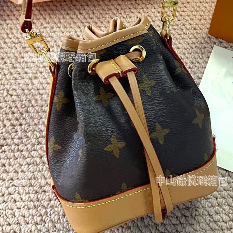 真皮包包女老花盒子包化妆盒新款高级感女士手提水桶包斜挎小包|undefined