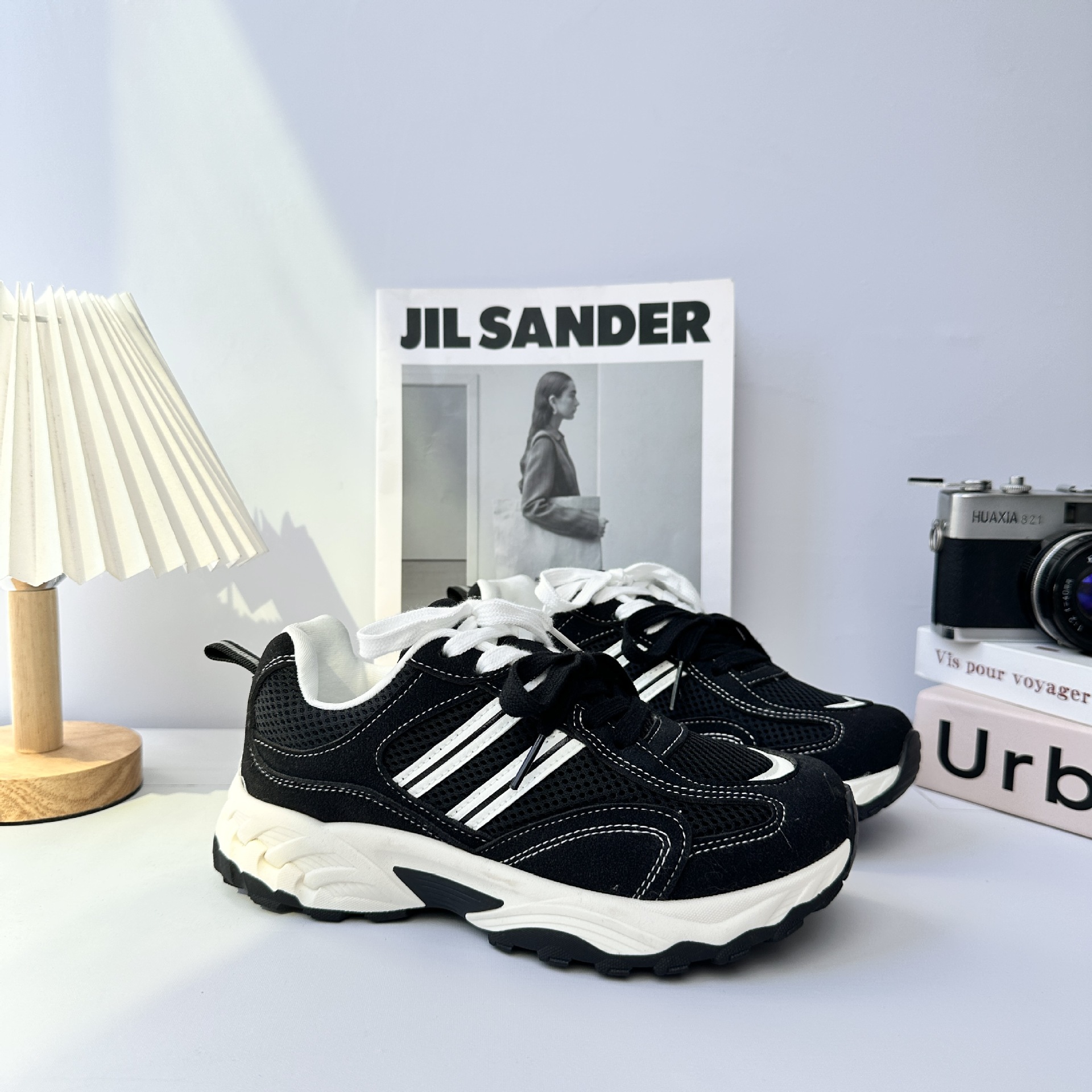 Zapatos deportivos y casuales de ondas distantes para niños y niñas en otoño de 2025 nuevos tipos de explosión, todos los tipos de zapatos de skate de suela gruesa ligera para padres