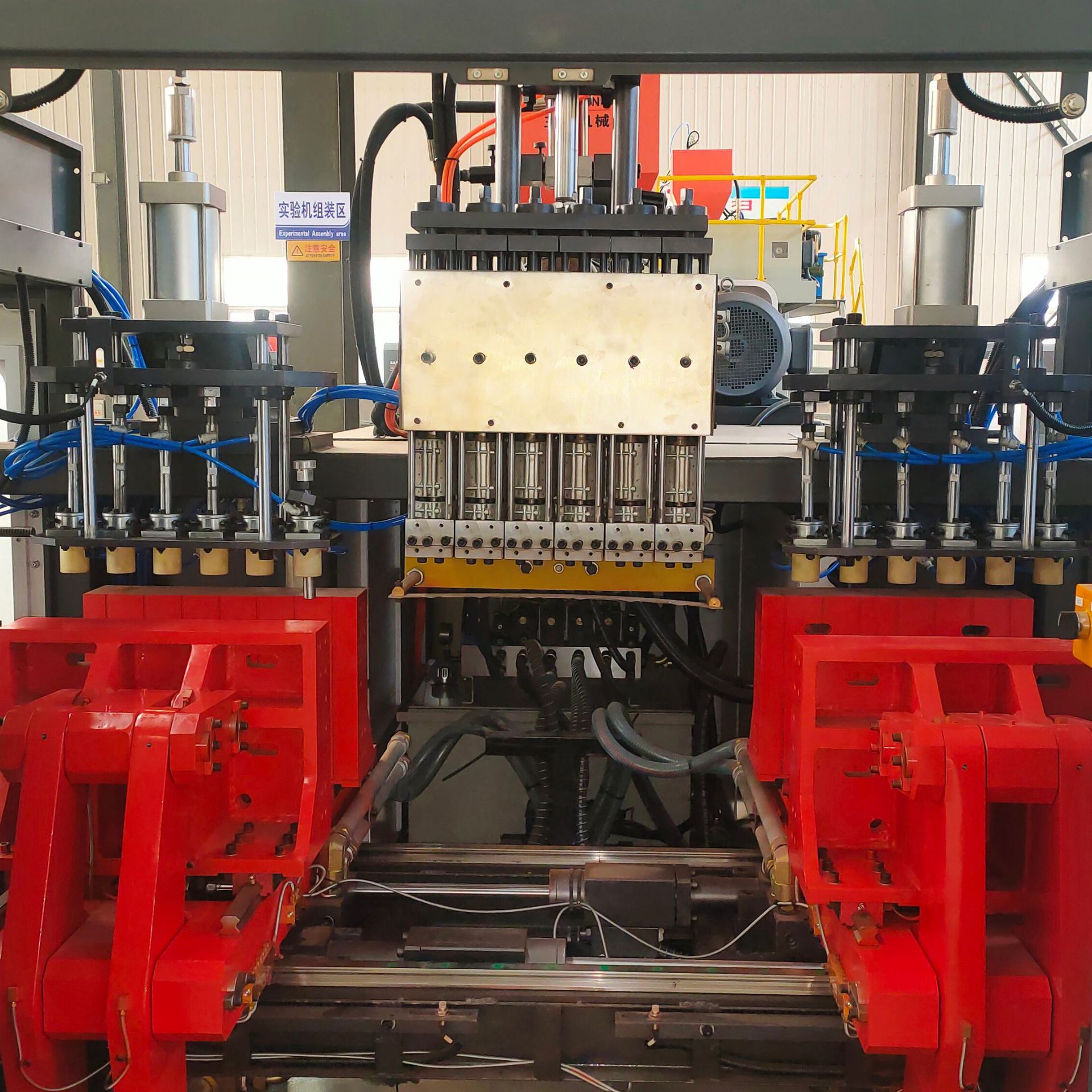 10 litros completamente automático una máquina de moldeo por soplado seis máquina de soplado de botellas para producir cubierta de polvo de botellas de cajas de rodamientos