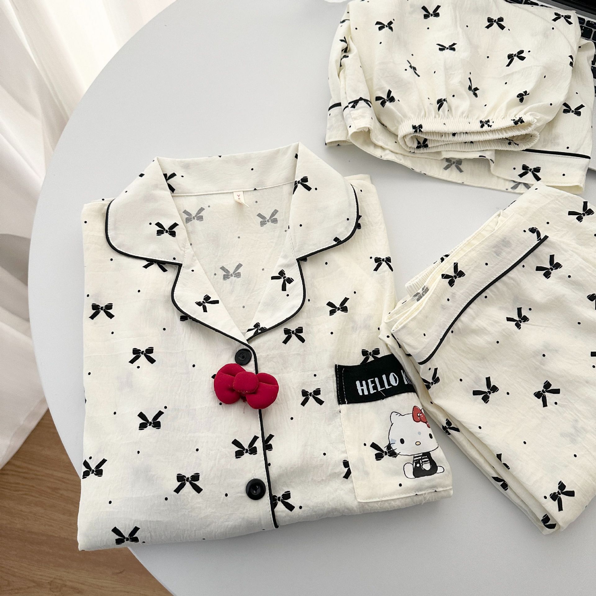 Cross-border nudo rojo KT gato pijama mujer verano celebridad de Internet cárdigan de manga corta de tres piezas pantalones de manga corta ropa de hogar de alta gama