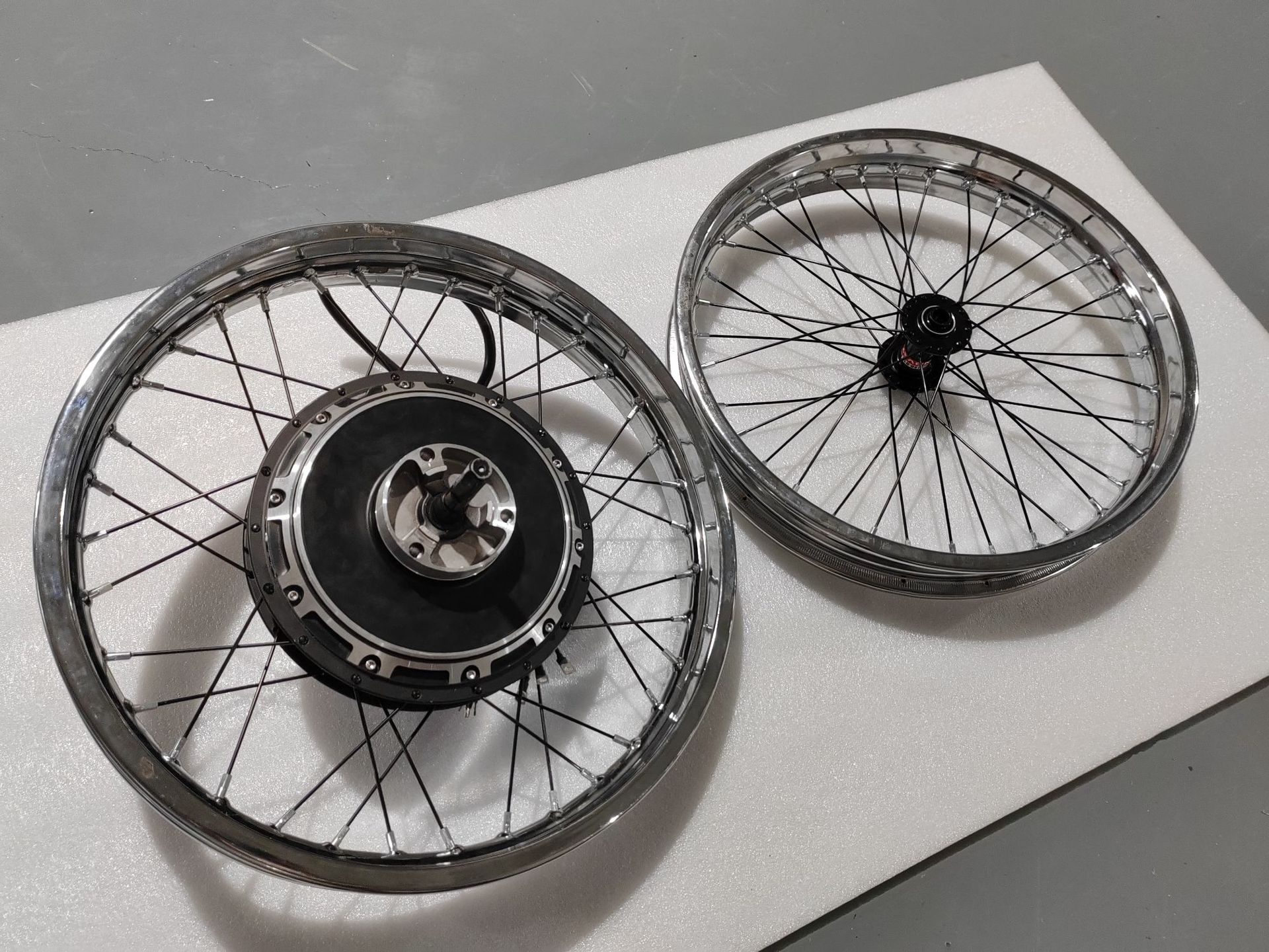 Motorcycle 21-inch front wheel off-road tire light bee dragon 19-inch front wheel set off-road electric vehicle high-power motor