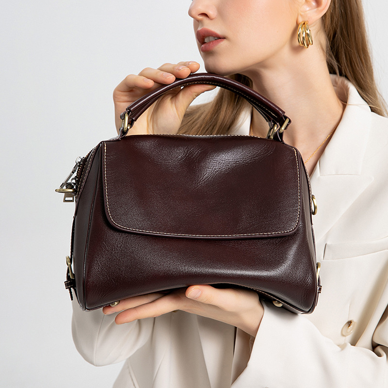 Bolso de mujer 2024 nuevo bolso de cuero versátil bolso de alta gama diseño de nicho bolso de hombro único bolso de cercanías bolso