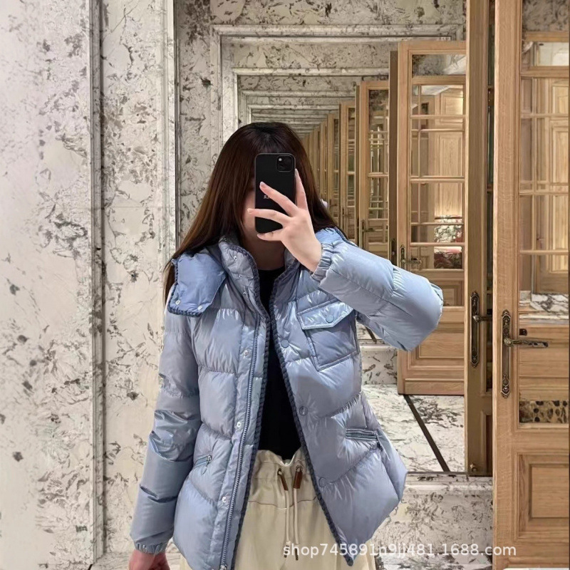 Moncler-Style down Jacket with a Cinched Waist, Short Length, Oil-Waxed Leather, Hooded, Warm Women's Coat, High-End Socialite Style down Coat Moncler-Style down Jacket with a Cinched Waist, Short Length, Oil-Waxed Leather, Hooded, Warm Women's Coat, High-End Socialite Style down Coat
