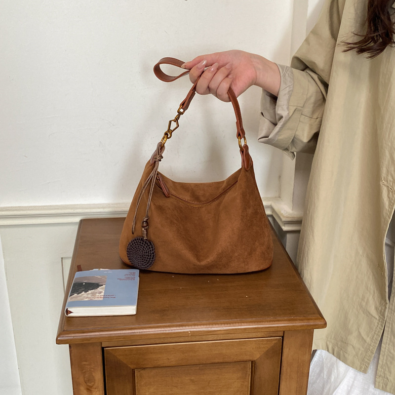 Minimalist style, high-end feel, women's underarm bag, suede shoulder bag, matte texture, crossbody bag, new autumn/winter collection