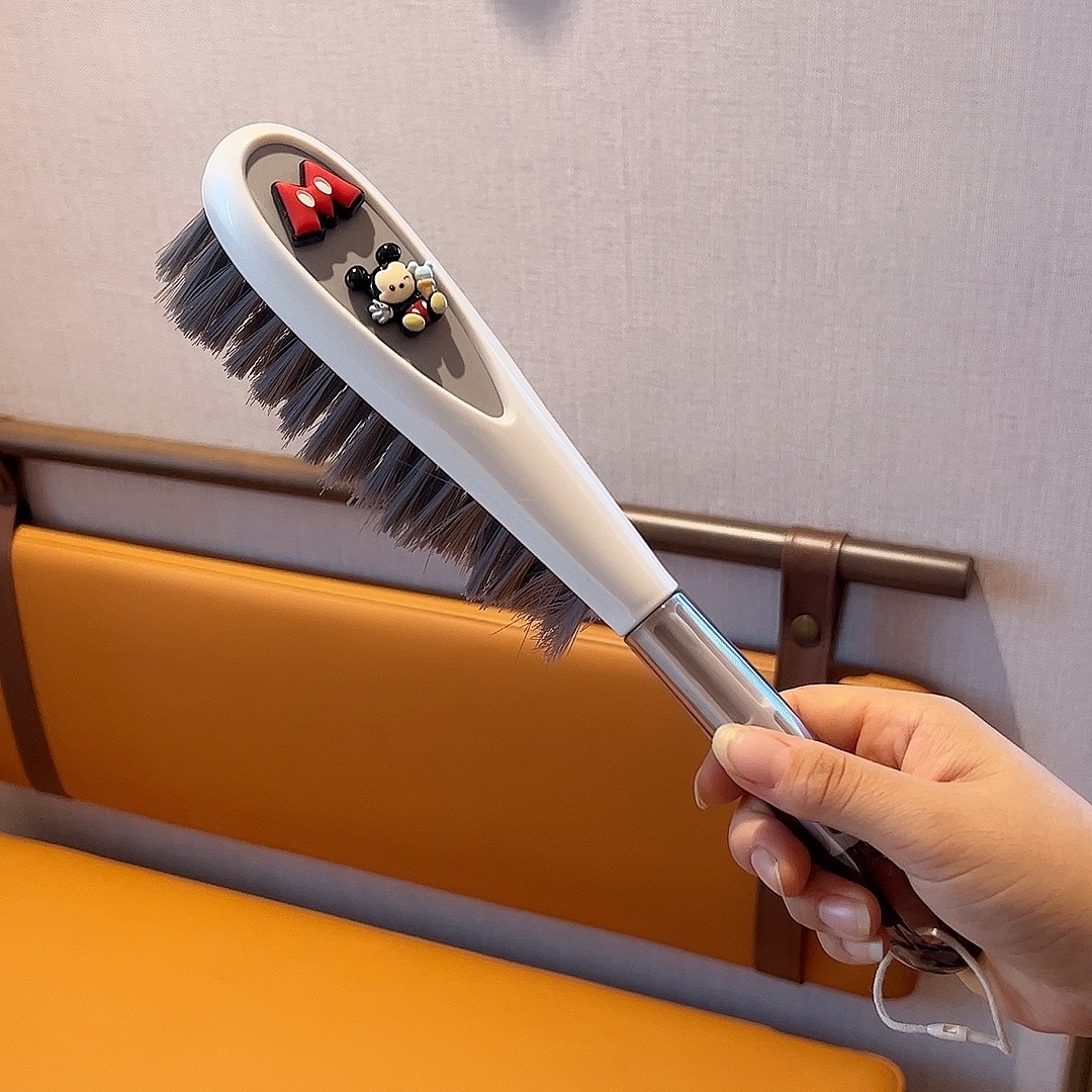 흰색 작은 미키 침대 브러쉬