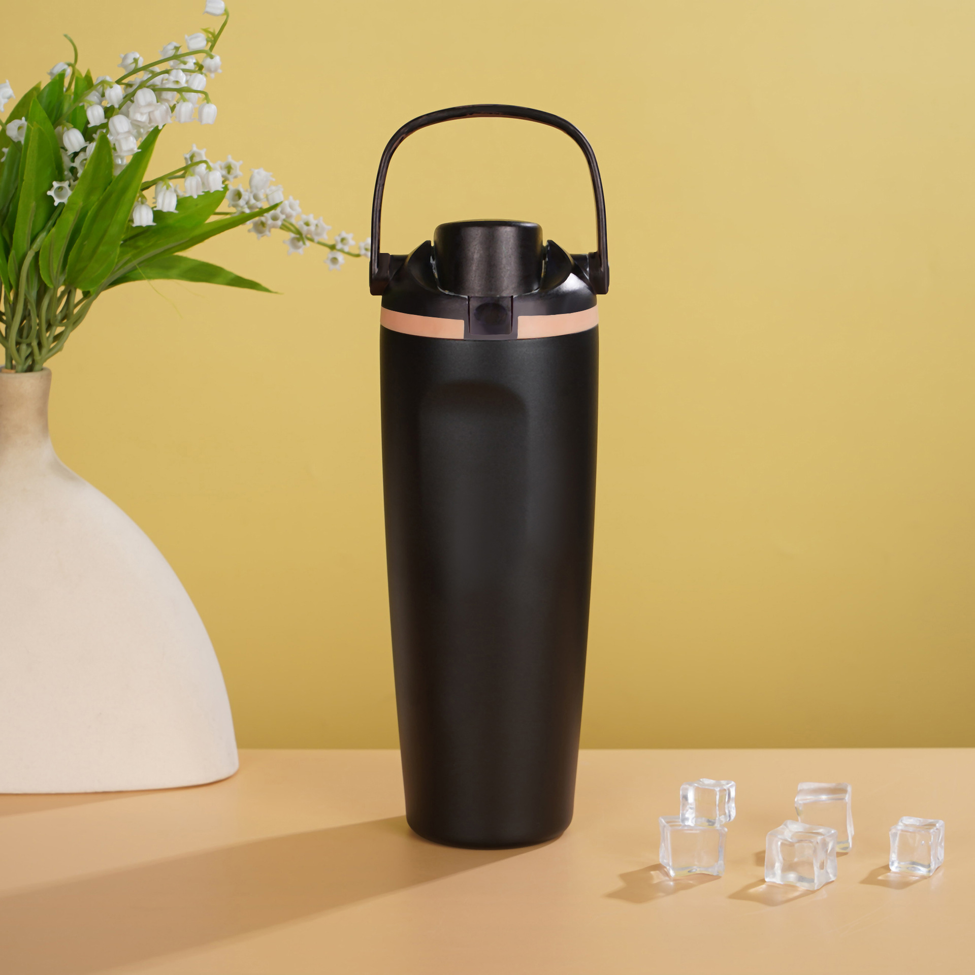Isolierte Trinkflasche Im Owala Design Mit Tragegriff Und Deckel_voghion.com