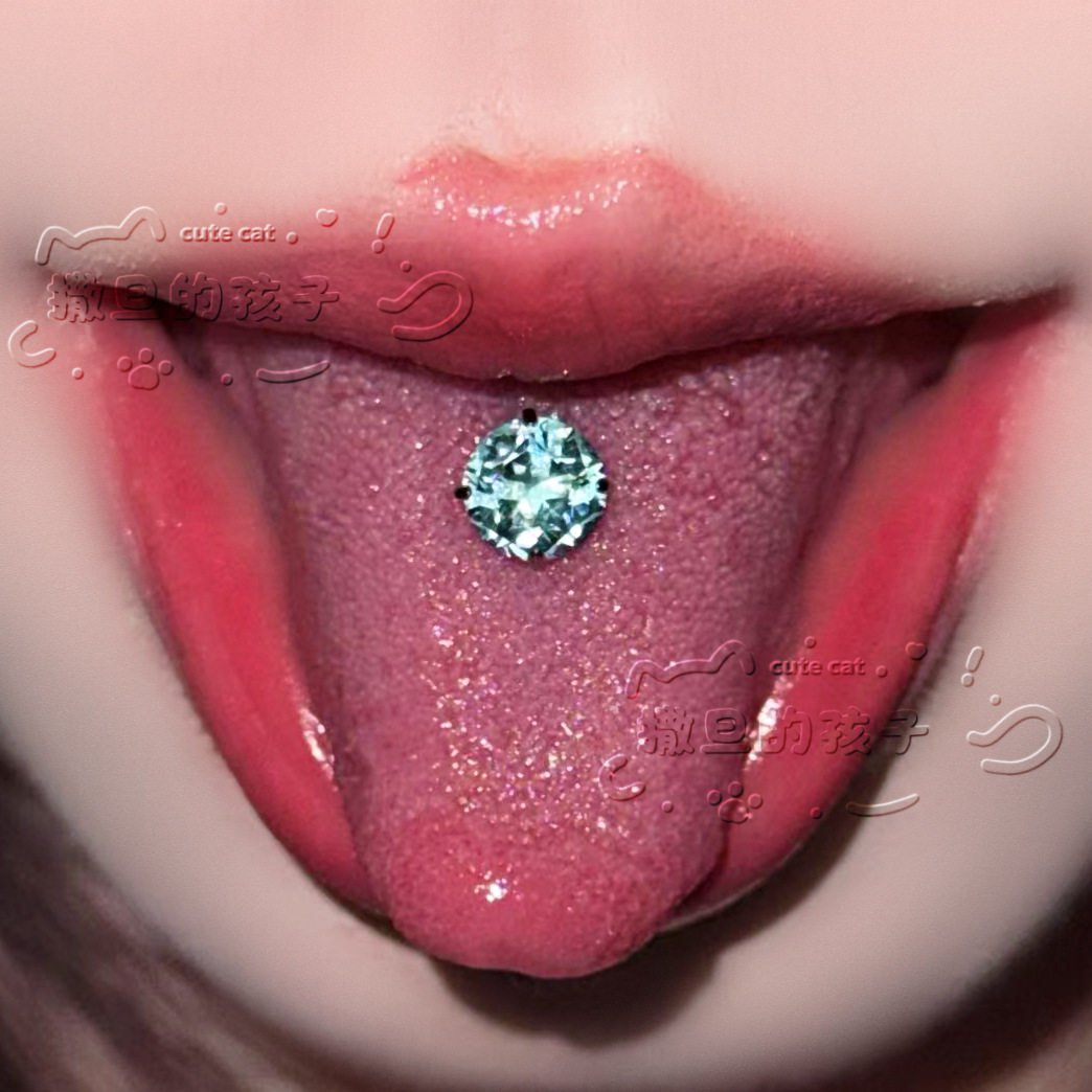 16G labret stud size and finish detail