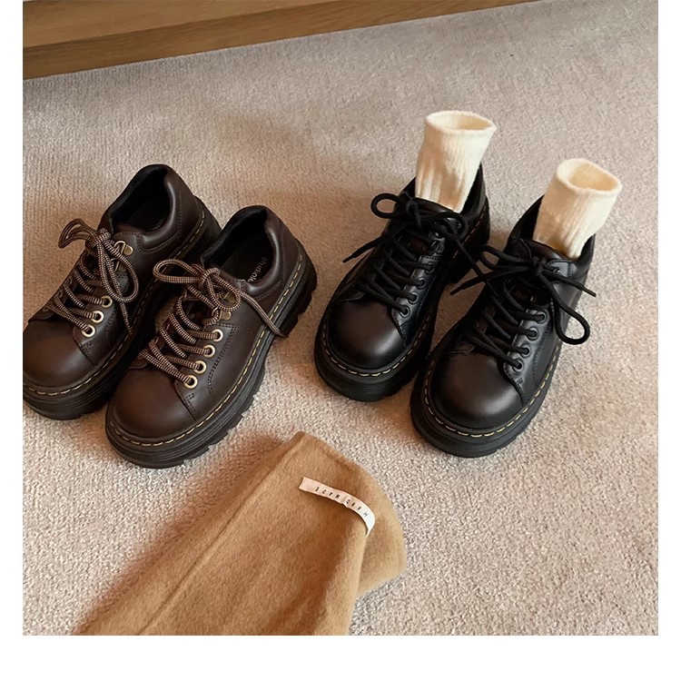 Nuevo estilo clásico de estilo británico, zapatos de correa Lefour, zapatos de tacón bajo, zapatos de derby, zapatos de cuero para mujeres