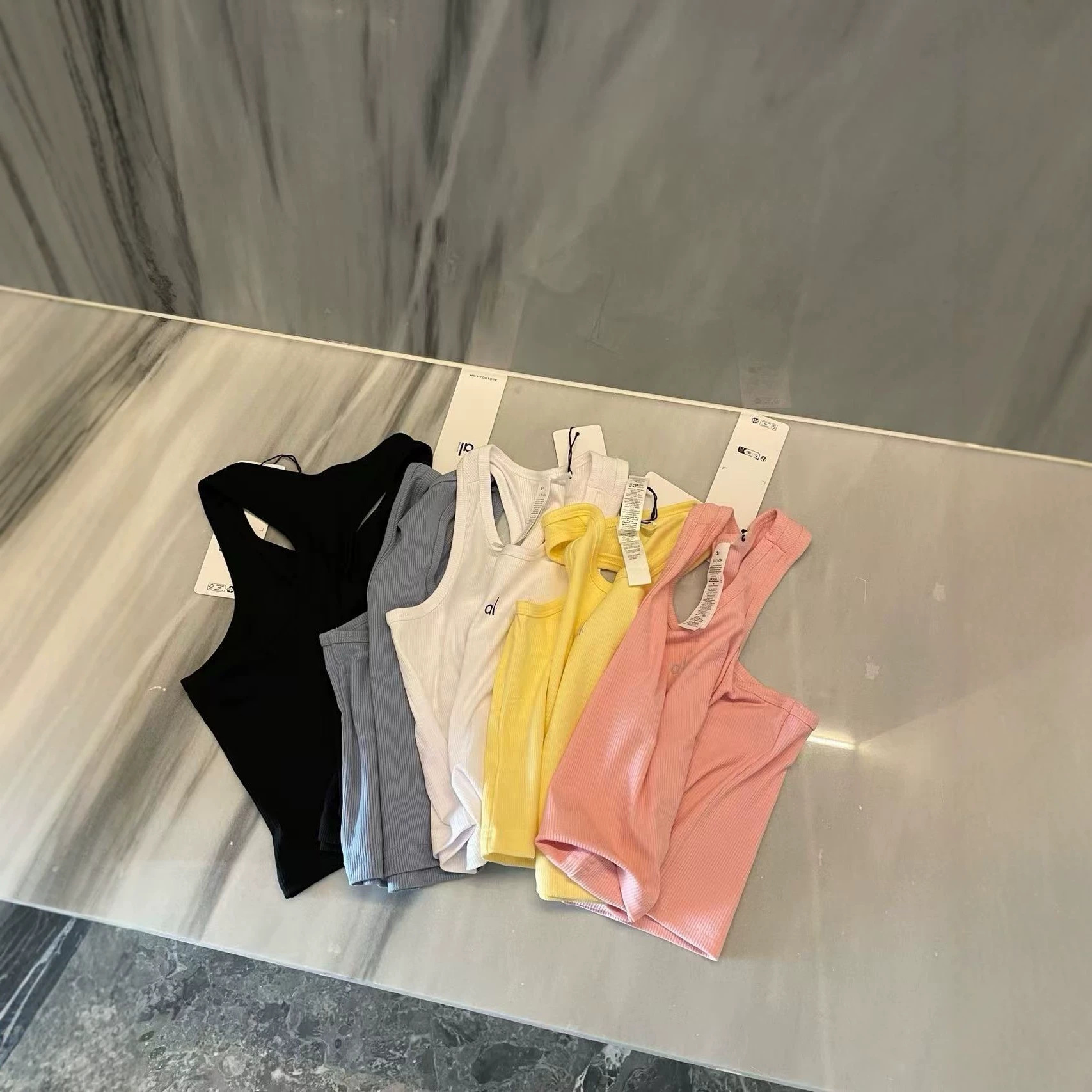 Geribbelde tanktop voor dames - Multipack met essentiële items voor yoga, fitness, hardlopen en dagelijks gebruik._voghion.com