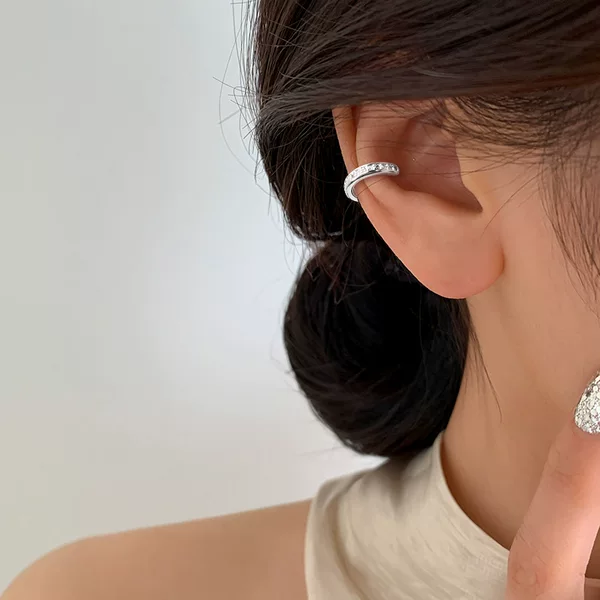 Diamond-Encrusted Ear Clips for Non-Pierced Ears, Everyday Style, Fashionable C-Shaped Earrings, 2026 New Model, Stackable Diamond Ear Cuffs