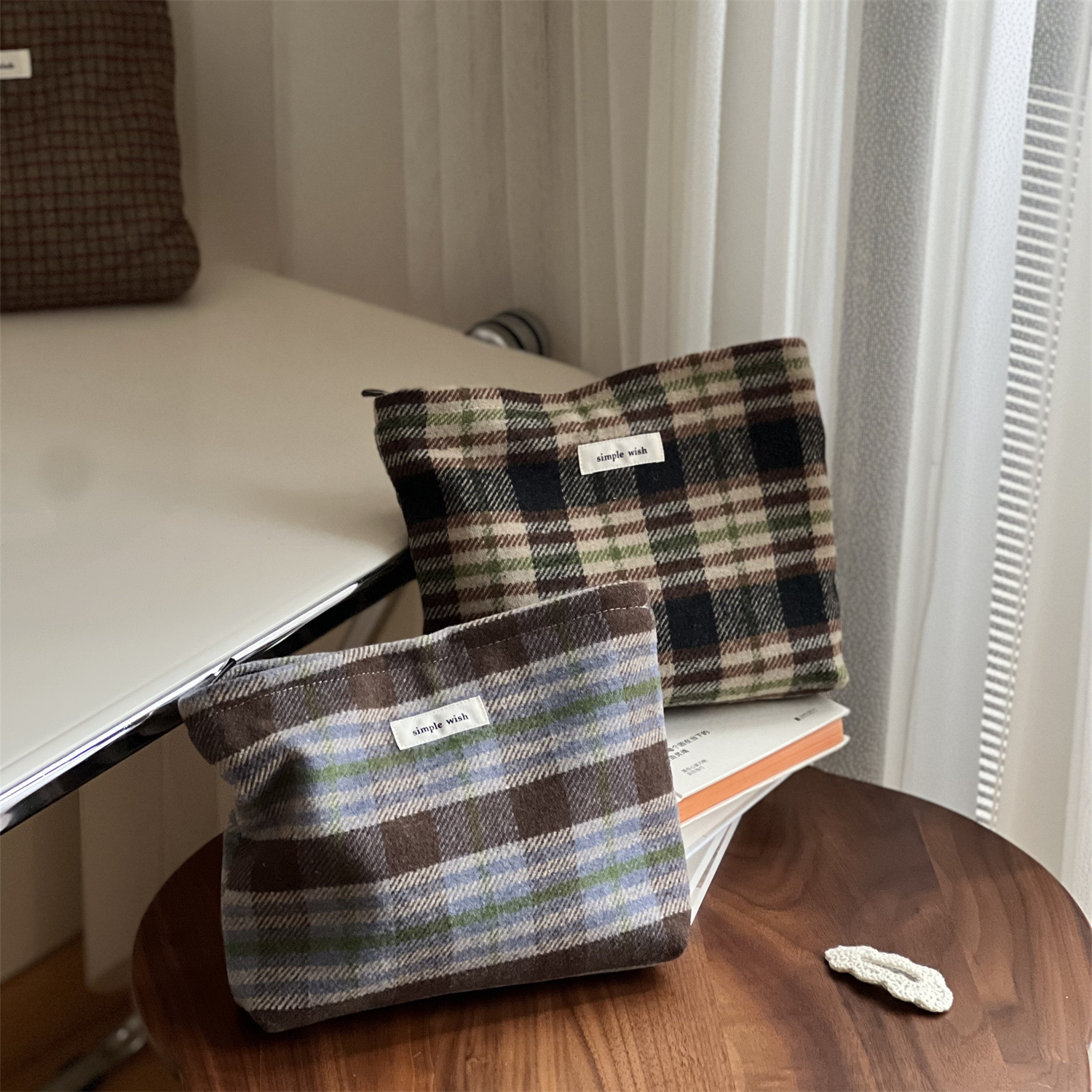 Woolen retro cosmetic bag