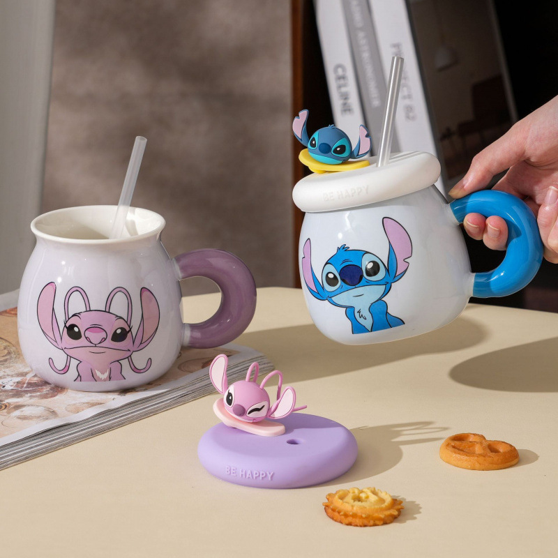 Imagen de animación Stylizay autorizado taza de cerámica auténtica con dibujos animados taza de agua casera con paja cubierta taza de marca