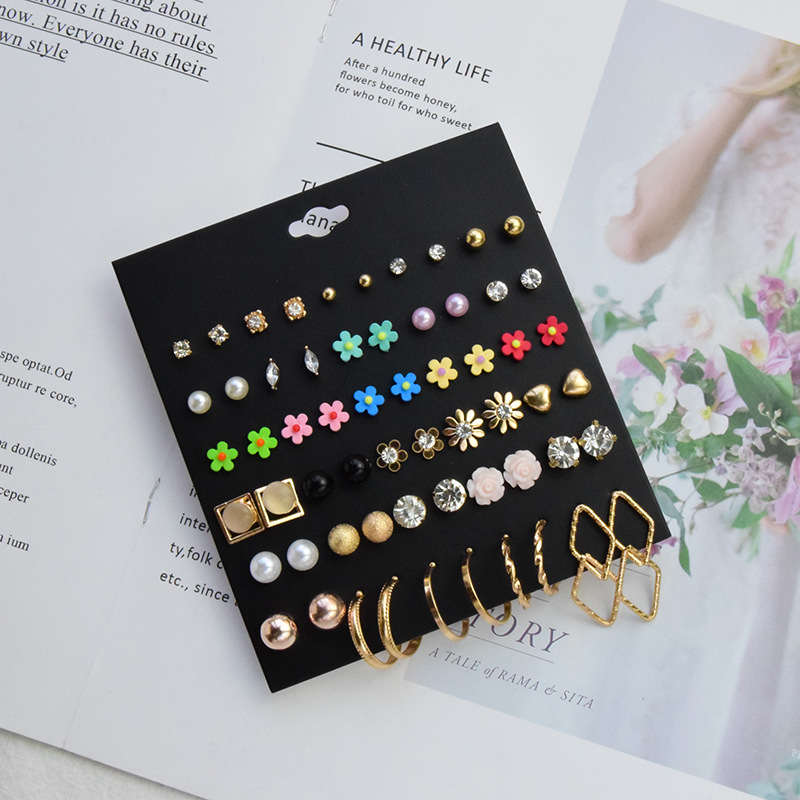 Fashion 30 Pairs Of Acrylic Flower Rhinestone Combination Earrings Set display picture 4