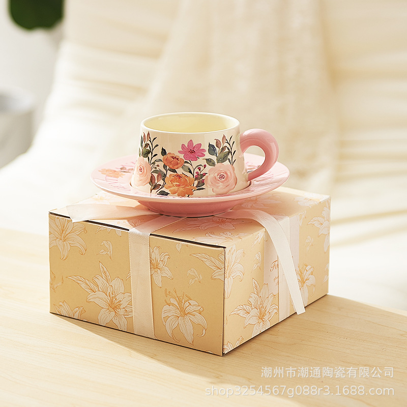 Tazas de café exquisitas y platos parejas tazas de menú de flores retro de alto valor de cara regalo de mano marca taza caja de regalo
