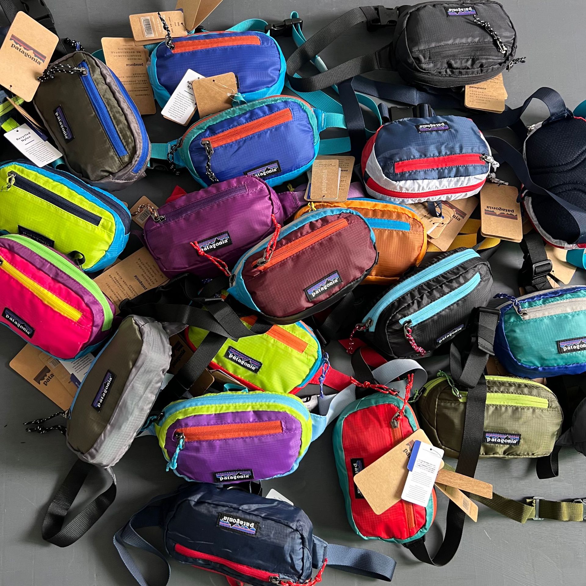 Bata Outdoor Nylon Sports Cross-Body Chest Bag Waterproof Mini Fitness Running Waist Bag Men's Trendy Brand