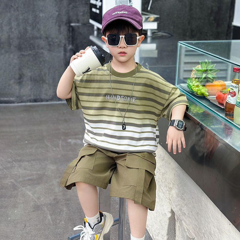 7379 traje de verano para niños 2025 nuevo estilo guapo bebé delgado verano estilo occidental niños manga corta de dos piezas marea