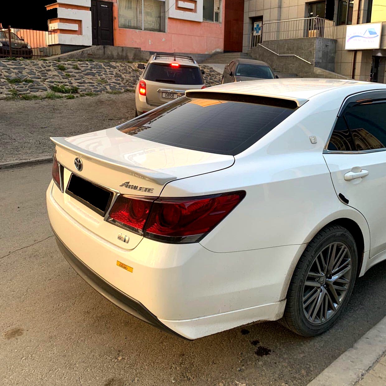 Suitable for 2015-2018 Toyota Crown Rear Wing 14Th Generation Crown Modification Special Punch-Free Horizontal Tail Press