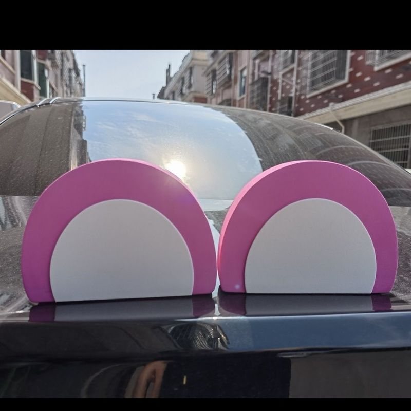 萌え主の車の屋根に熊耳の車の屋根を飾って萌え飾りを売って車のペアを探します。|undefined