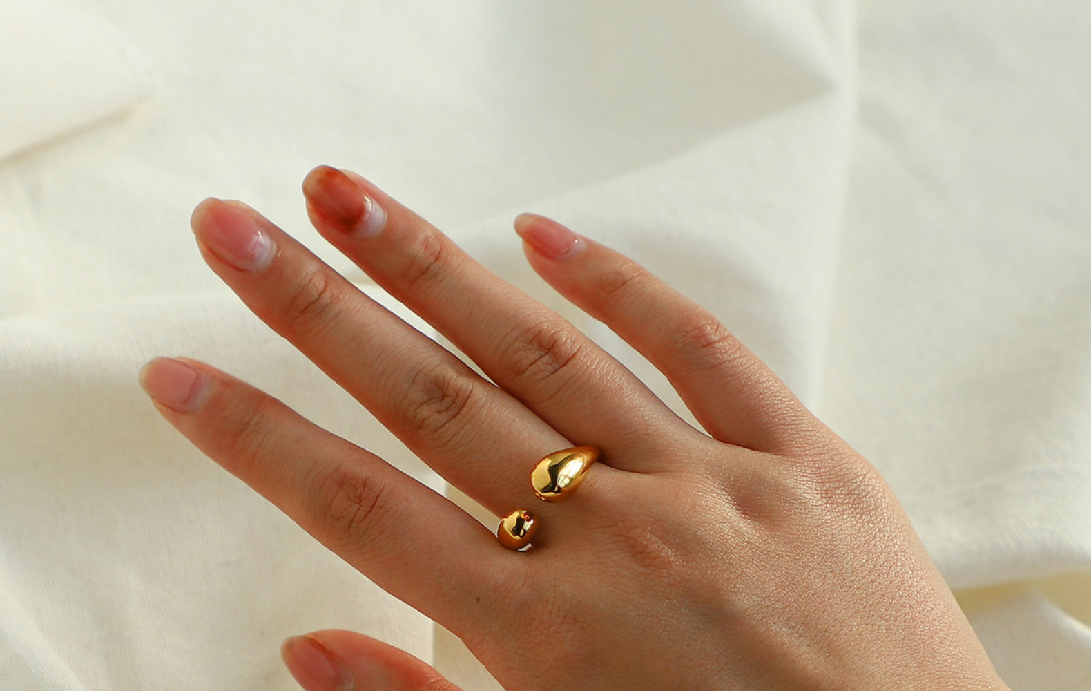 Retro Polished Gold-plated Stainless Steel Ring display picture 2