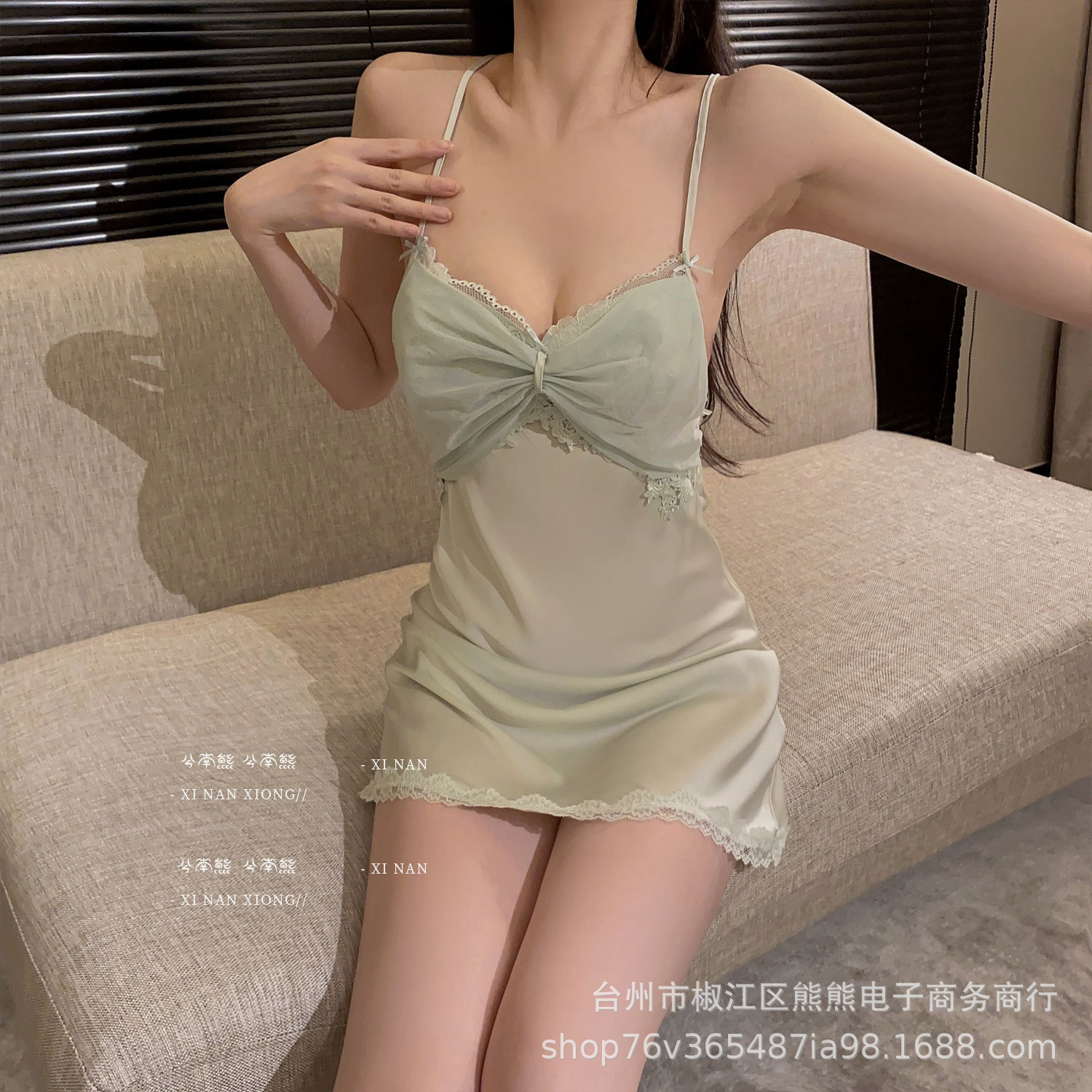 잠옷 여성 여름 아이스 실크 섹시한 레이스 하이 엔드 슬링 가슴 패드 잠옷 얇은 봄과 여름 홈 옷