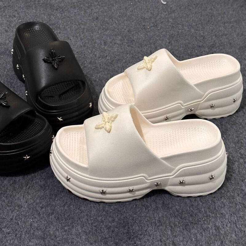 Thick bottom rivet slippers women's summer wear thick bottom step excrement feeling 2025 new summer net red sandals wholesale
