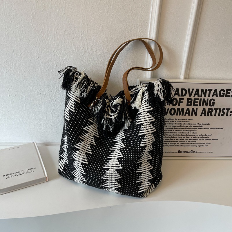 Bolsa de moda de gran capacidad de hombro, bolso casual para mujeres, verano 2023 nuevo nicho de diseño de moda tote