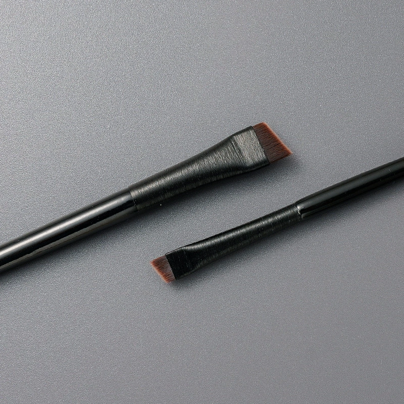 Eye pencil, brush, contouring