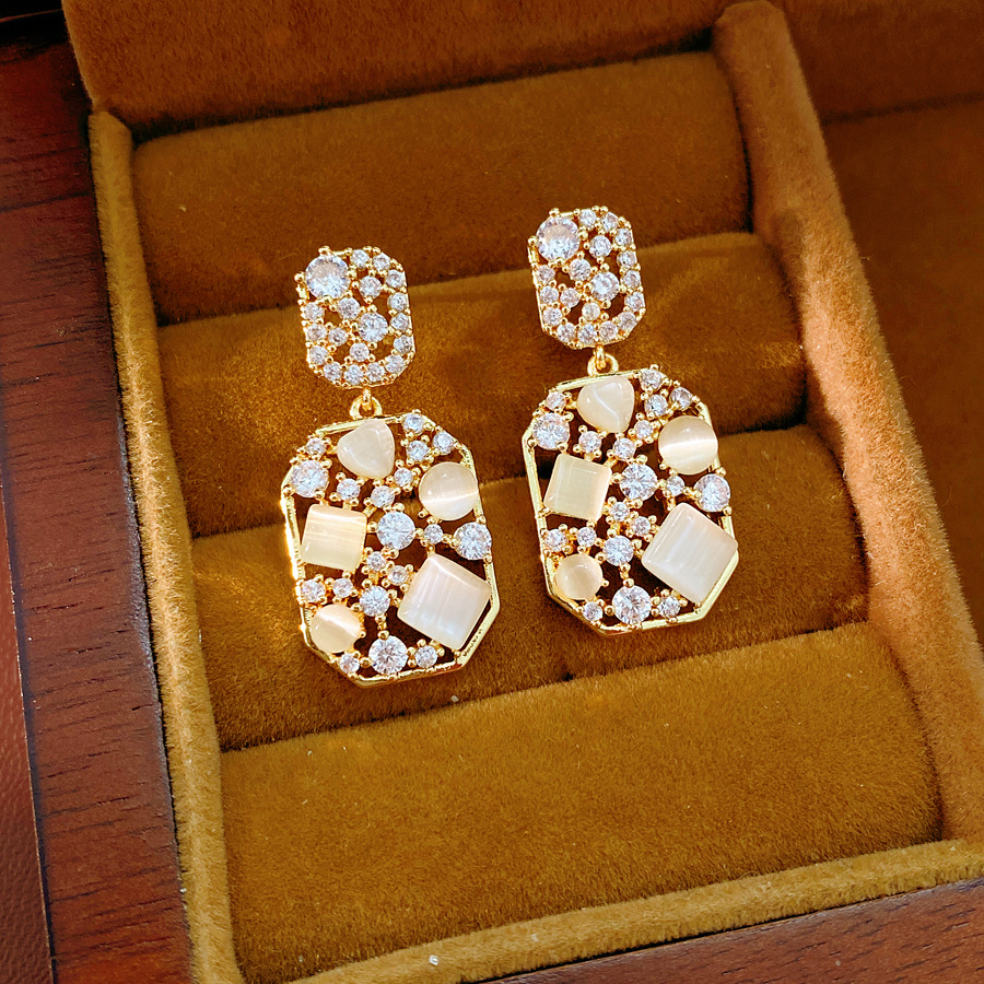 18k oro real chapado aguja de plata galvanizado pendientes de piedra cuadrada temperamento exquisito pendientes de moda lujo ligero de alta sensación de pendientes
