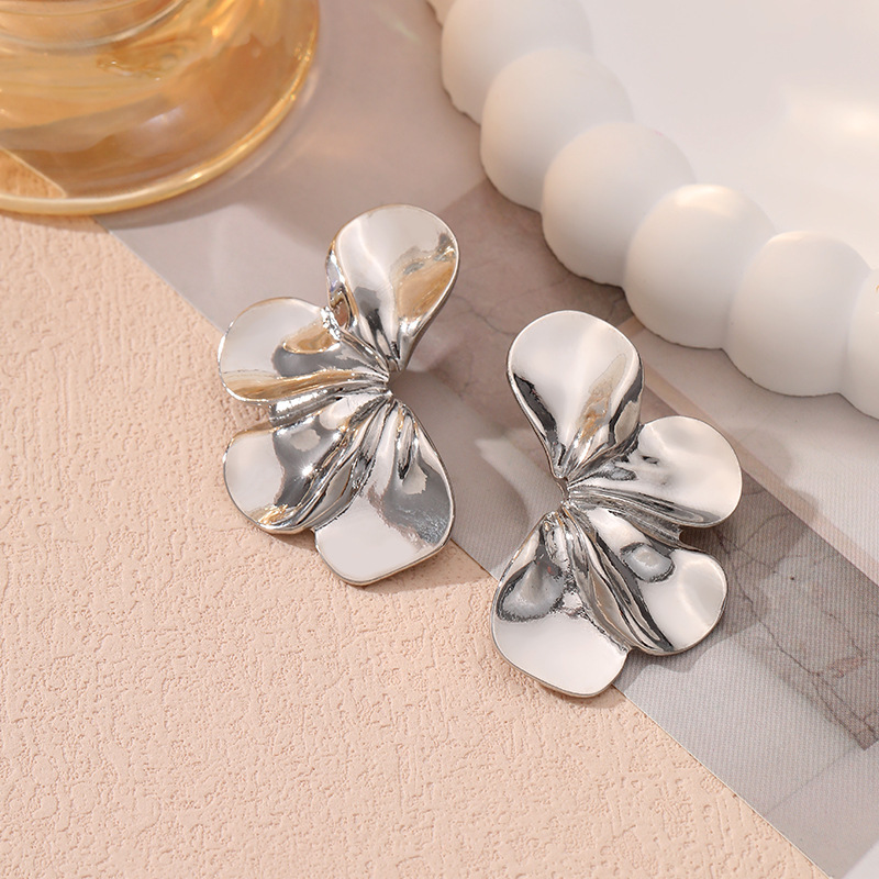1 Pair Vacation Simple Style Flower Plating Alloy Ear Studs display picture 7