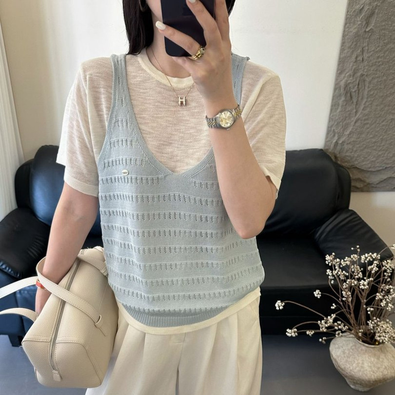 Paired with a Knitted Vest and T-Shirt Two-Piece Set for Women, 2026 New Style, Loose-Fitting Layered Camisole, Super Stylish Short-Sleeve Top for Summer
