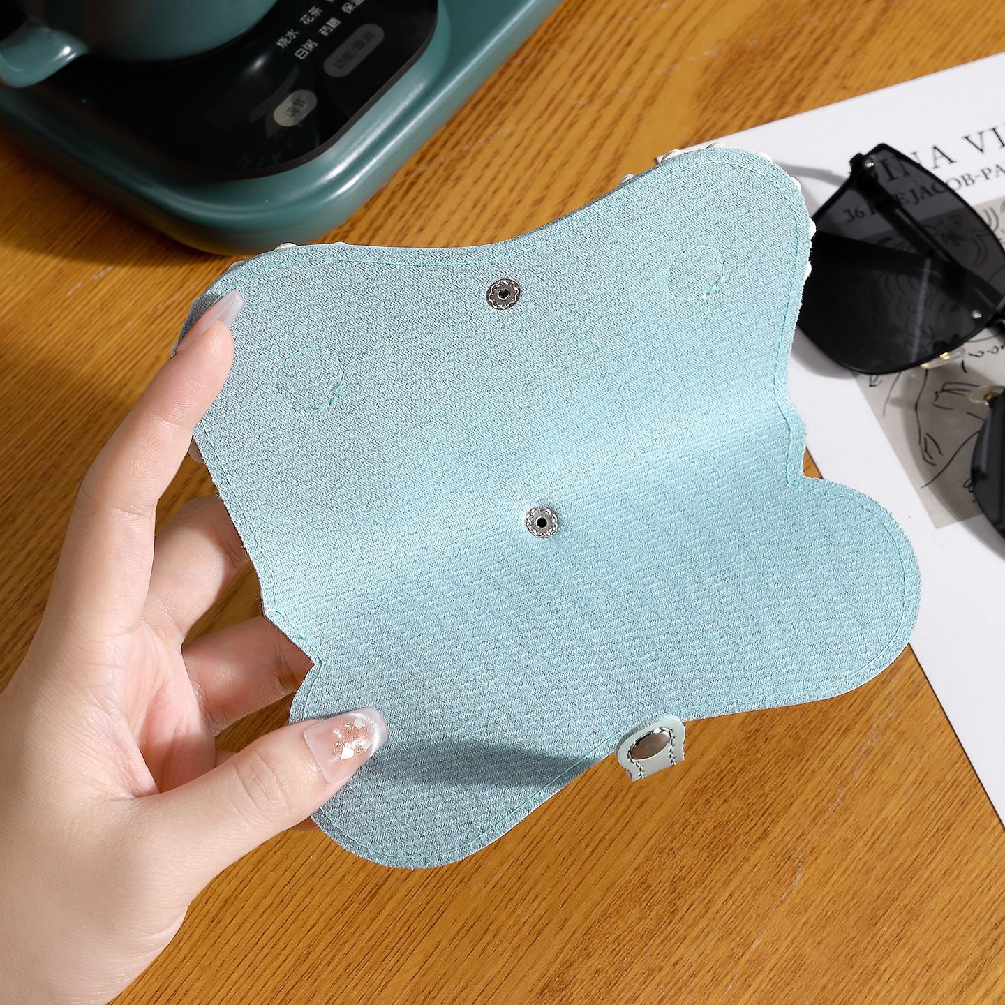 2024 nuevas gafas de sol para mujeres de alta calidad, cara pequeña, protección solar, el mismo estilo de moda, gafas de sol, gafas rojas para hombres