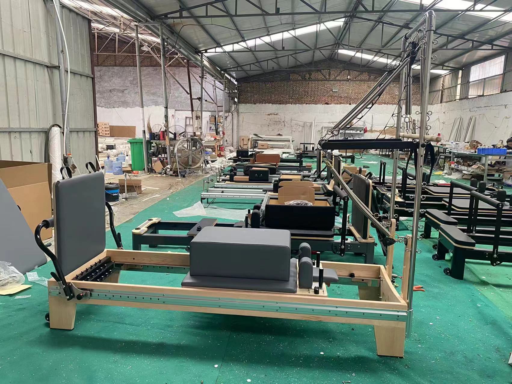 Personalizada aleación de aluminio equipo de ejercicios comerciales sala de yoga órbita completa cama plana gran equipo Pilates núcleo pequeña cama blanca