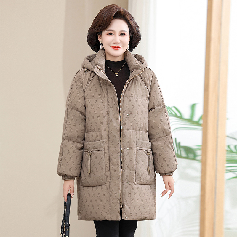 カウンター直販 防寒 中年女性向け フード付きダウンジャケット 2025年冬 ゆったり暖かい ホワイトダックダウン エレガントなレディースコート