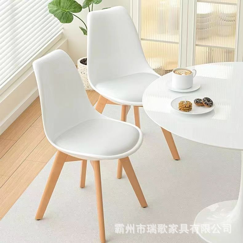 26 años de nueva silla de comedor de madera maciza silla nórdica simple doméstica maquillaje de dormitorio silla de mesa silla de red
