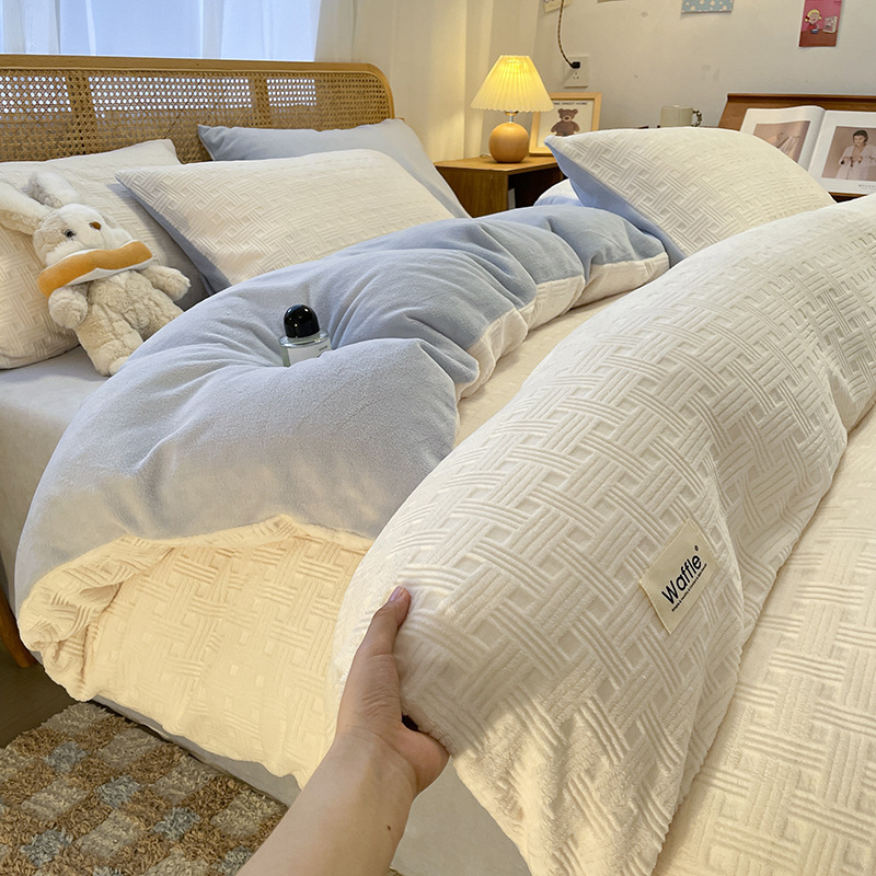 冬季牛奶绒四件套A类母婴级加厚保暖防静电纯色雕花绒法兰绒被套