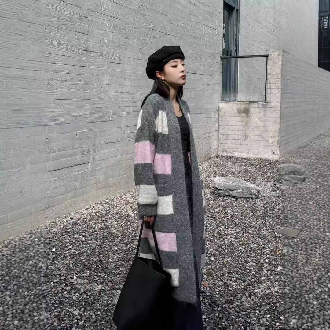 24 invierno Puyuan perezoso viento rayas de color contraste suéter de punto chaqueta de mujer nuevo invierno coreano
