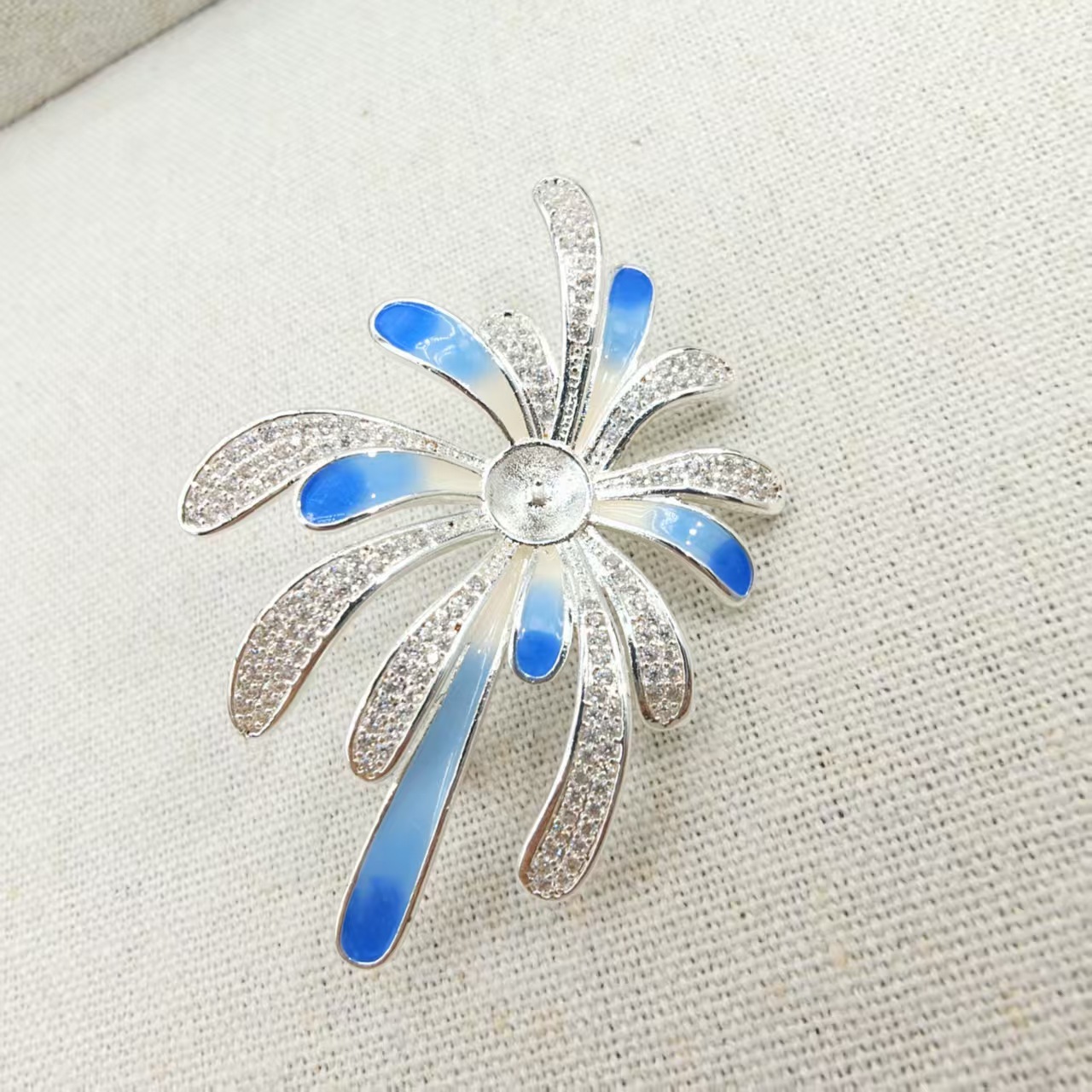 Broche DIY accesorios de cobre zircón mariposa broche de decoración broche de abrigo semiacabado
