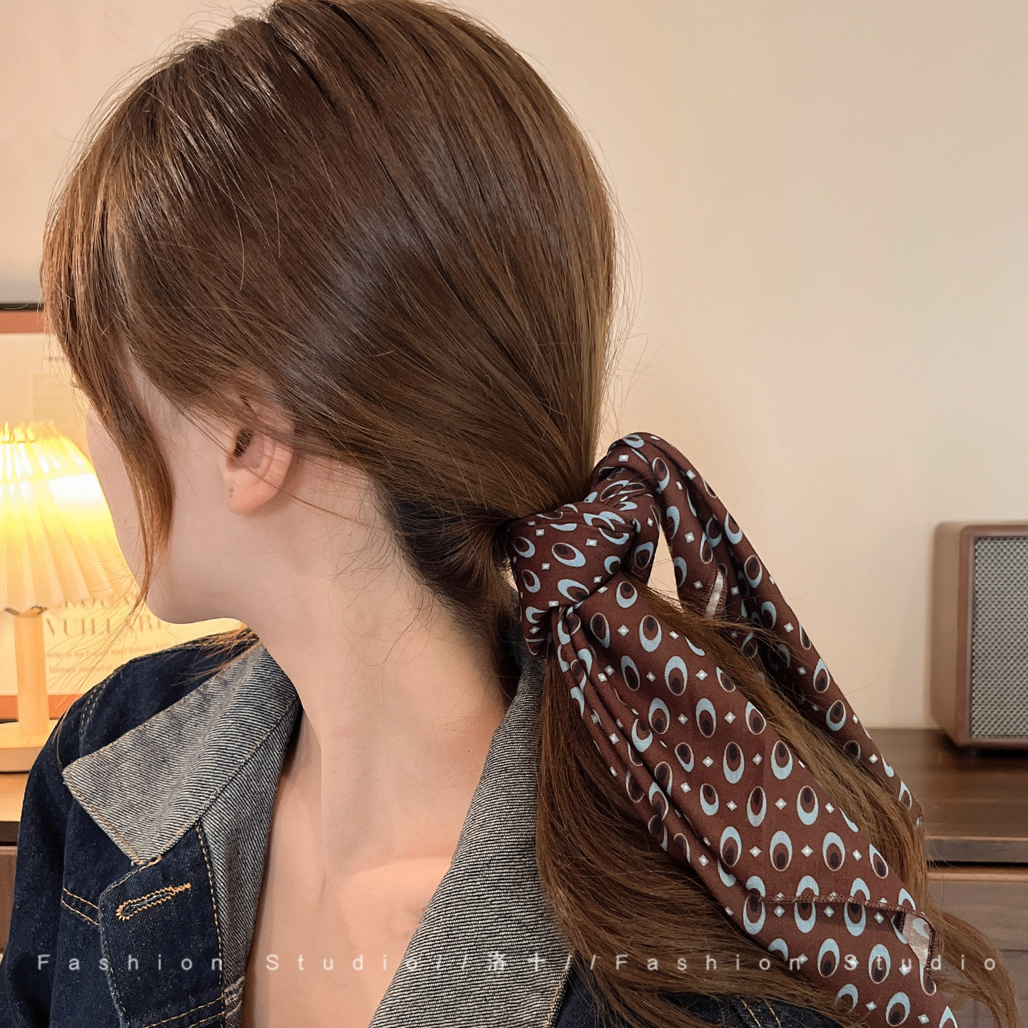 Retro Hot Girl Fashionable Headscarf, Coffee-Colored Silk Scarf, Hair Wrap, Chiffon Triangle Scarf, Stylish Versatile Square Scarf Accessory