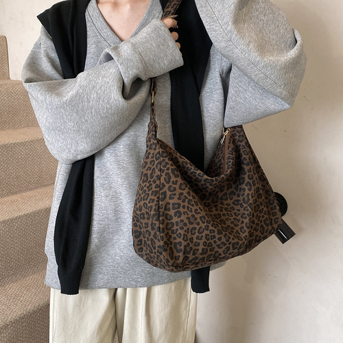 Spring New Leopard Print Single Shoulder Bag for Women, European and American Style Crossbody Fabric Bag, Large Capacity Trend Tote Bag Commute Underarm Bag