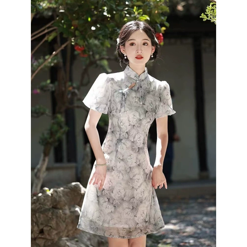 Новое платье cheongsam в китайском стиле улучшено