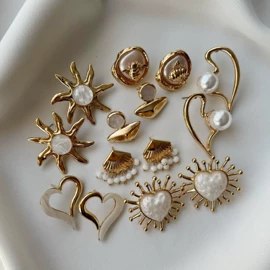 项链;戒指;耳环