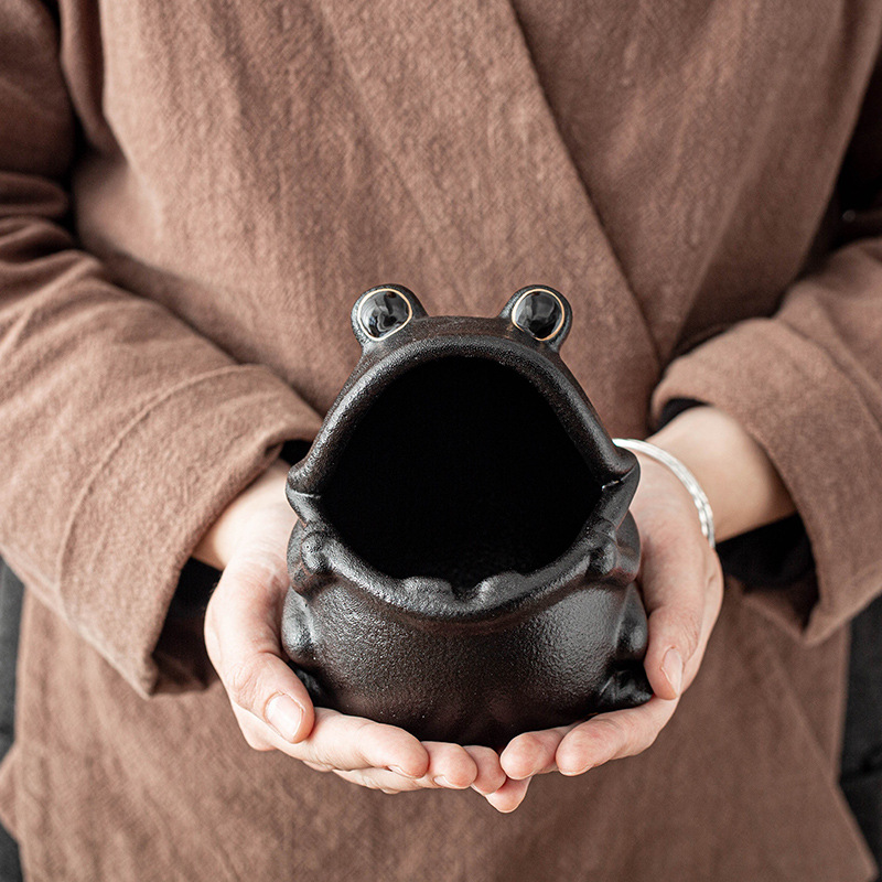 可爱蛙卡通烟灰缸陶瓷创意个性潮流家用客厅车载防风防飞灰烟缸