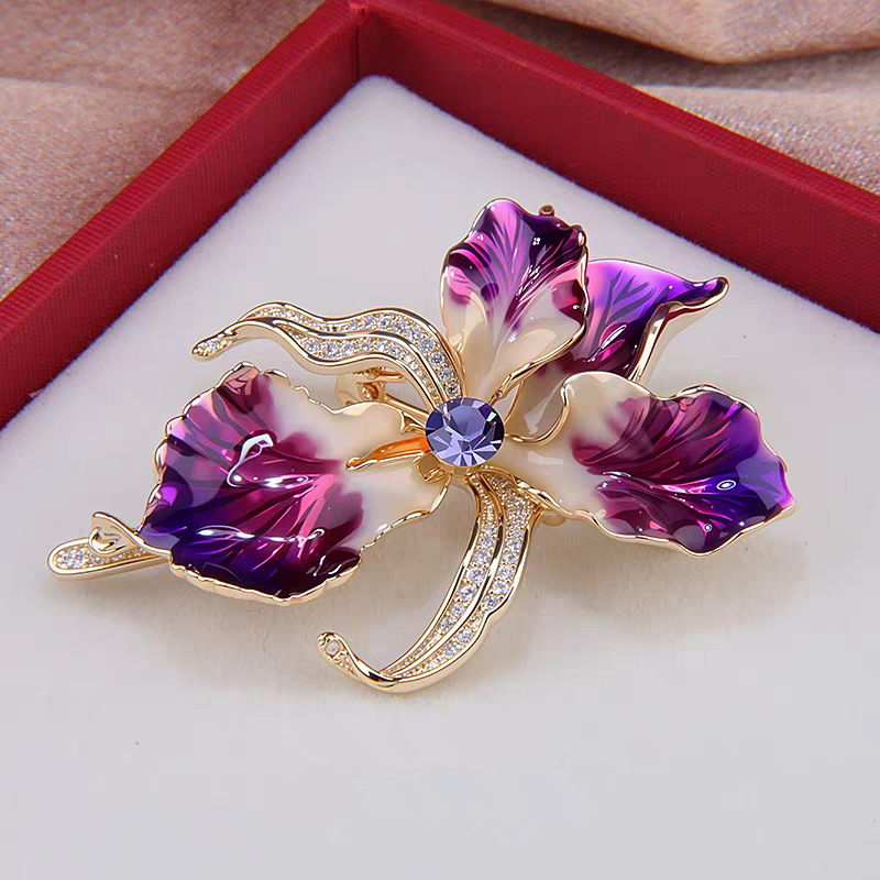 New Elegant and Fashionable Enamel Purple Iris Brooch, High-End Women's Accessible Luxury Corsage, Niche Pin, High-End Accessories