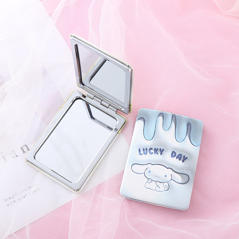 Lindo espejo pequeño Sanrio Kulomi espejo de maquillaje portátil de alto valor espejo de maquillaje portátil dormitorio de estudiantes espejo de maquillaje plegable