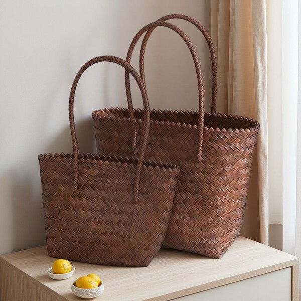 Fashionable woven purse