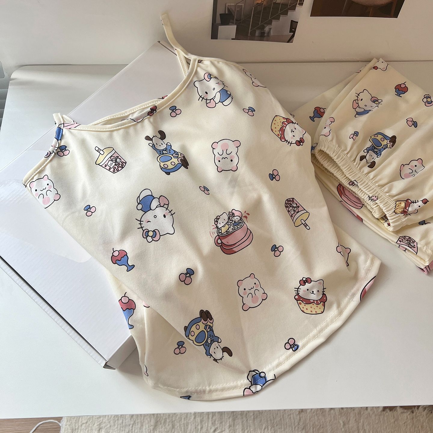Pijamas transfronterizos al por mayor con almohadillas para el pecho para mujeres verano nuevos pantalones cortos de honda de dibujos animados coreanos lindo traje de servicio a domicilio imitación algodón